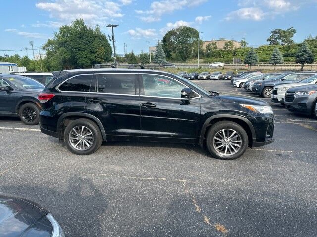 2017 Toyota Highlander XLE Worcester MA