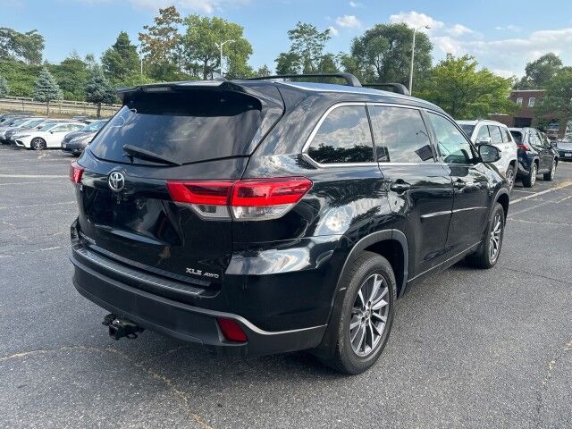 2017 Toyota Highlander XLE Worcester MA