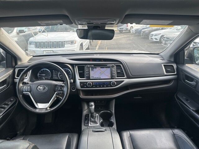 2017 Toyota Highlander XLE Worcester MA