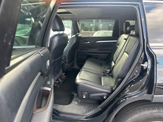 2017 Toyota Highlander XLE Worcester MA