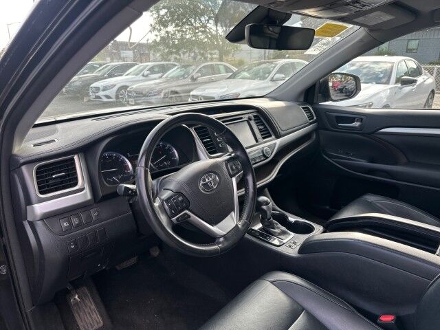 2017 Toyota Highlander XLE Worcester MA
