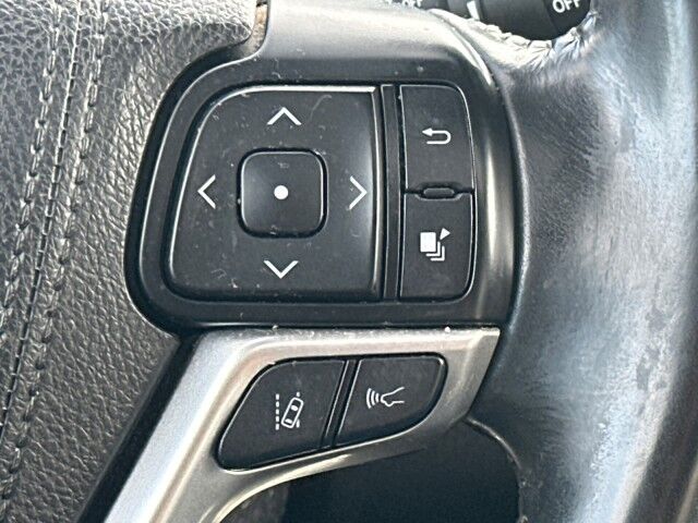 2017 Toyota Highlander XLE Worcester MA