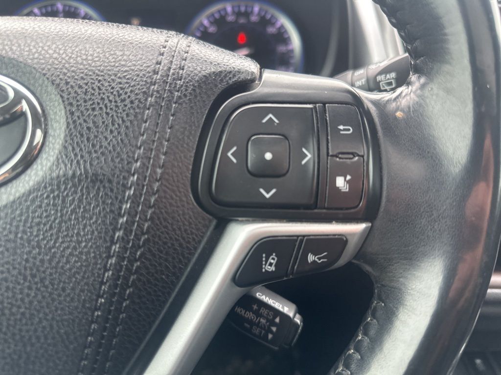 2017 Toyota Highlander XLE Worcester MA