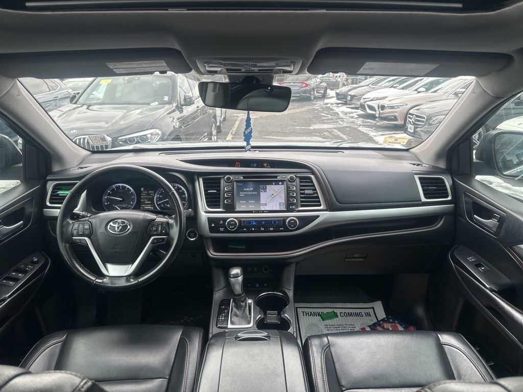 2017 Toyota Highlander XLE Worcester MA