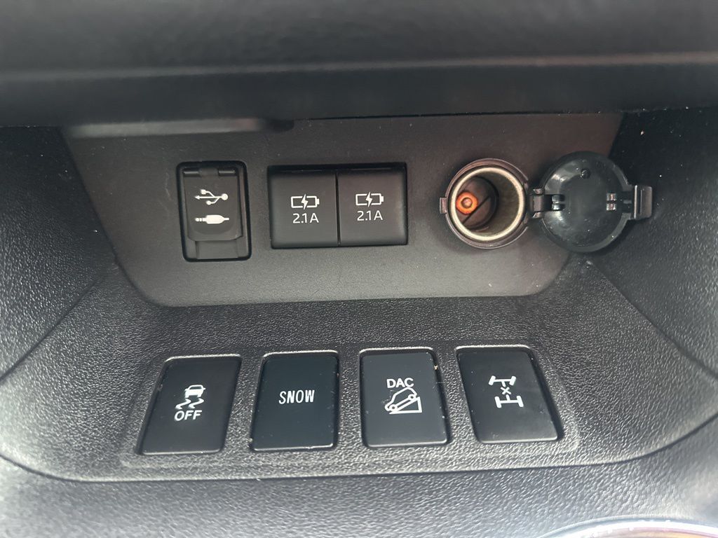 2017 Toyota Highlander XLE Worcester MA