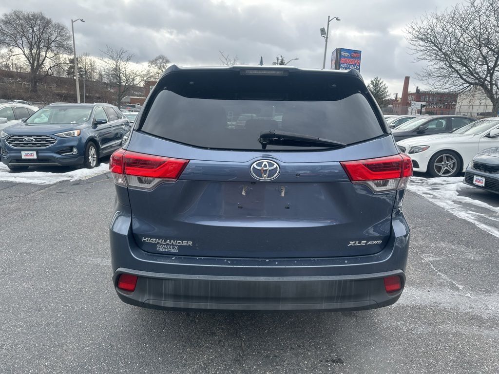 2017 Toyota Highlander XLE Worcester MA