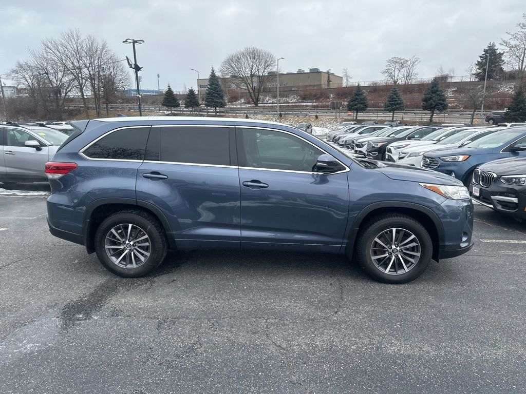 2017 Toyota Highlander XLE Worcester MA