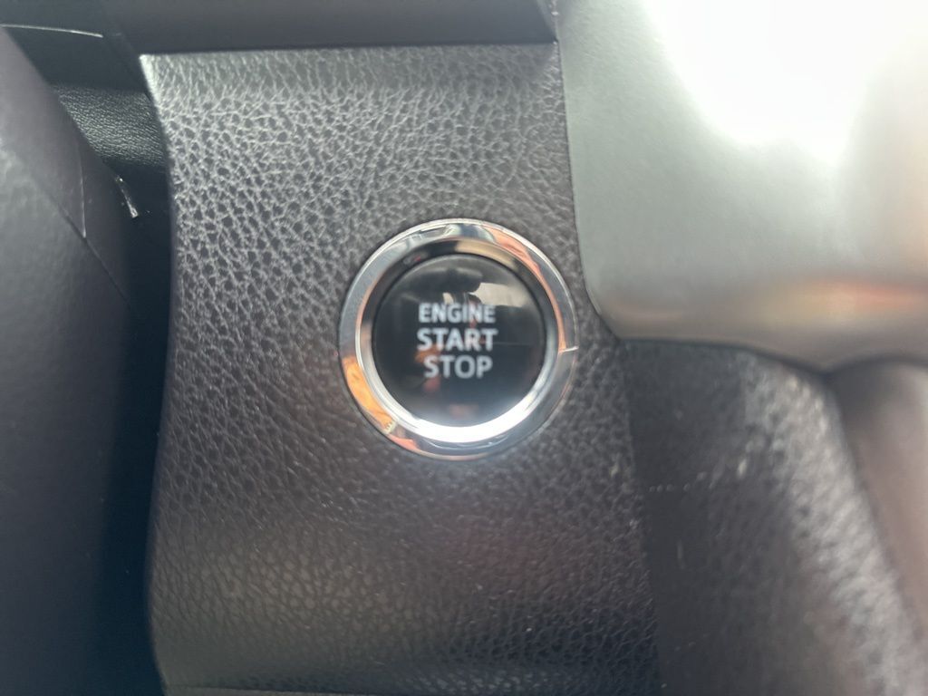 2017 Toyota Highlander XLE Worcester MA