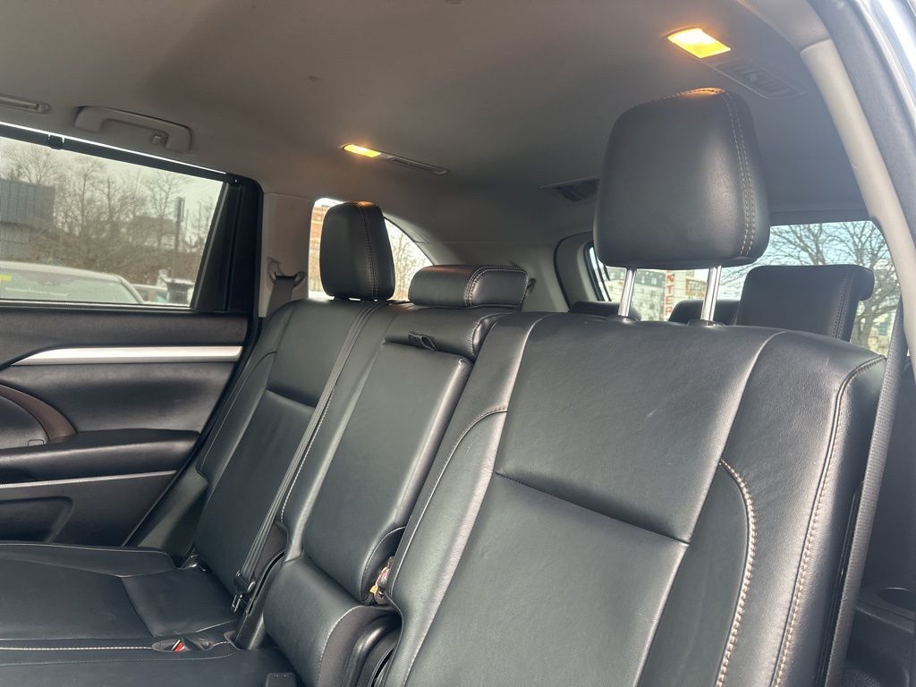 2017 Toyota Highlander XLE Worcester MA