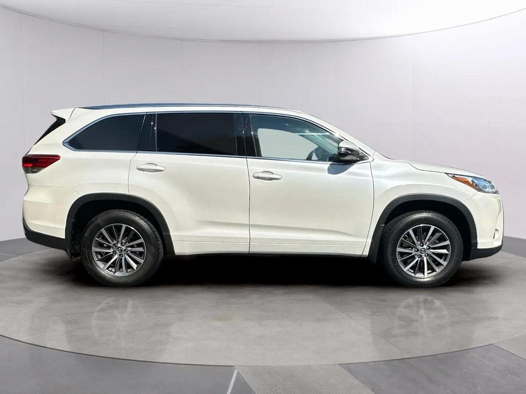 2017 Toyota Highlander XLE w/2nd Row Captain&apos;s Pkg San Clemente CA