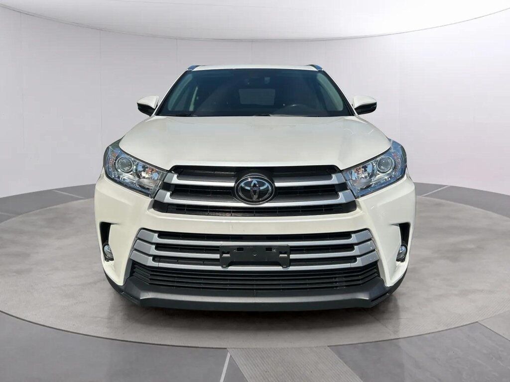 2017 Toyota Highlander XLE w/2nd Row Captain&apos;s Pkg San Clemente CA