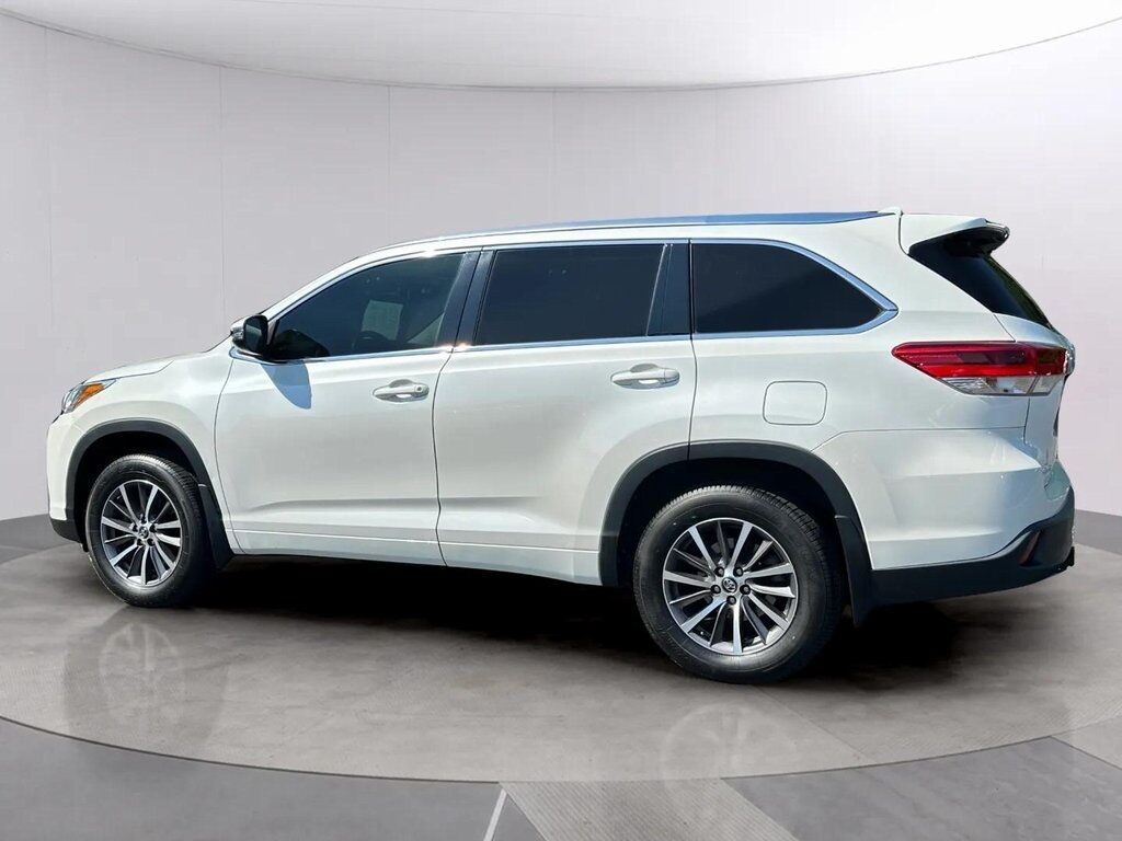 2017 Toyota Highlander XLE w/2nd Row Captain&apos;s Pkg San Clemente CA
