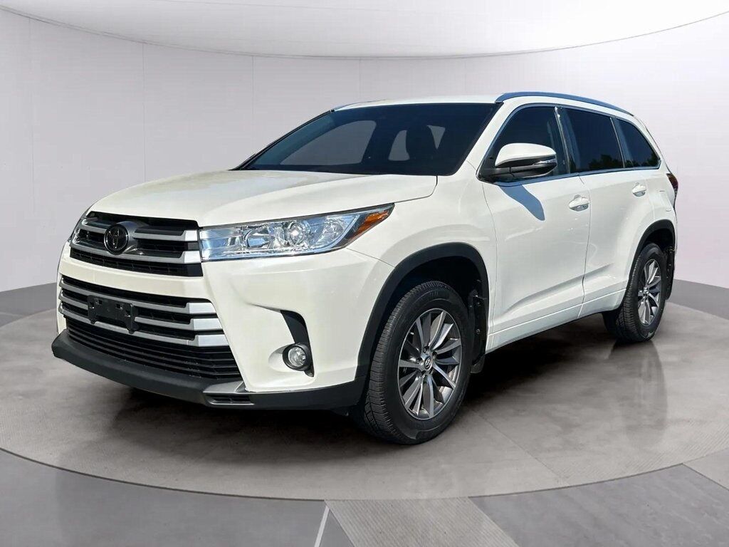 2017 Toyota Highlander XLE w/2nd Row Captain&apos;s Pkg San Clemente CA