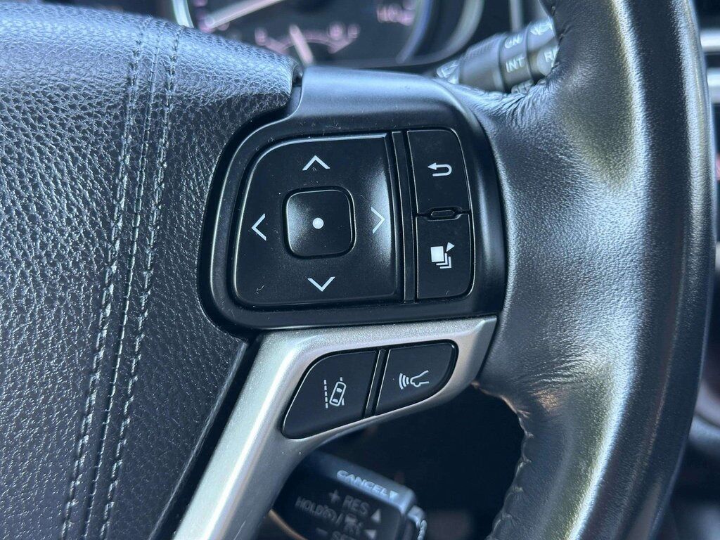2017 Toyota Highlander XLE w/2nd Row Captain&apos;s Pkg San Clemente CA