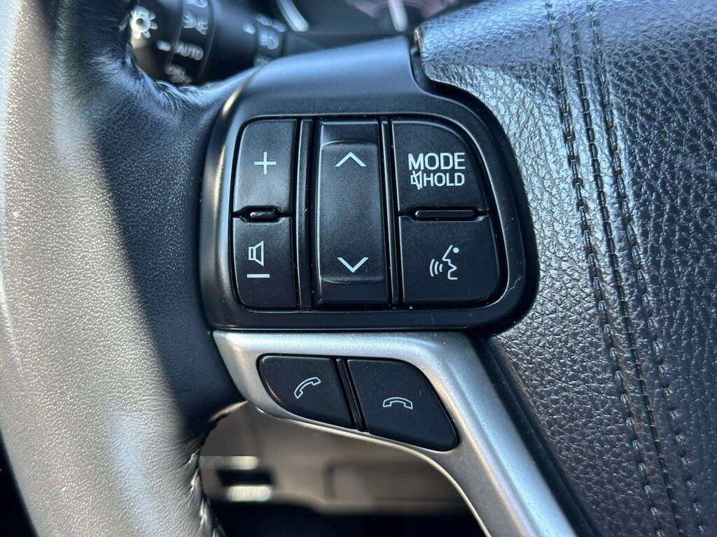 2017 Toyota Highlander XLE w/2nd Row Captain&apos;s Pkg San Clemente CA