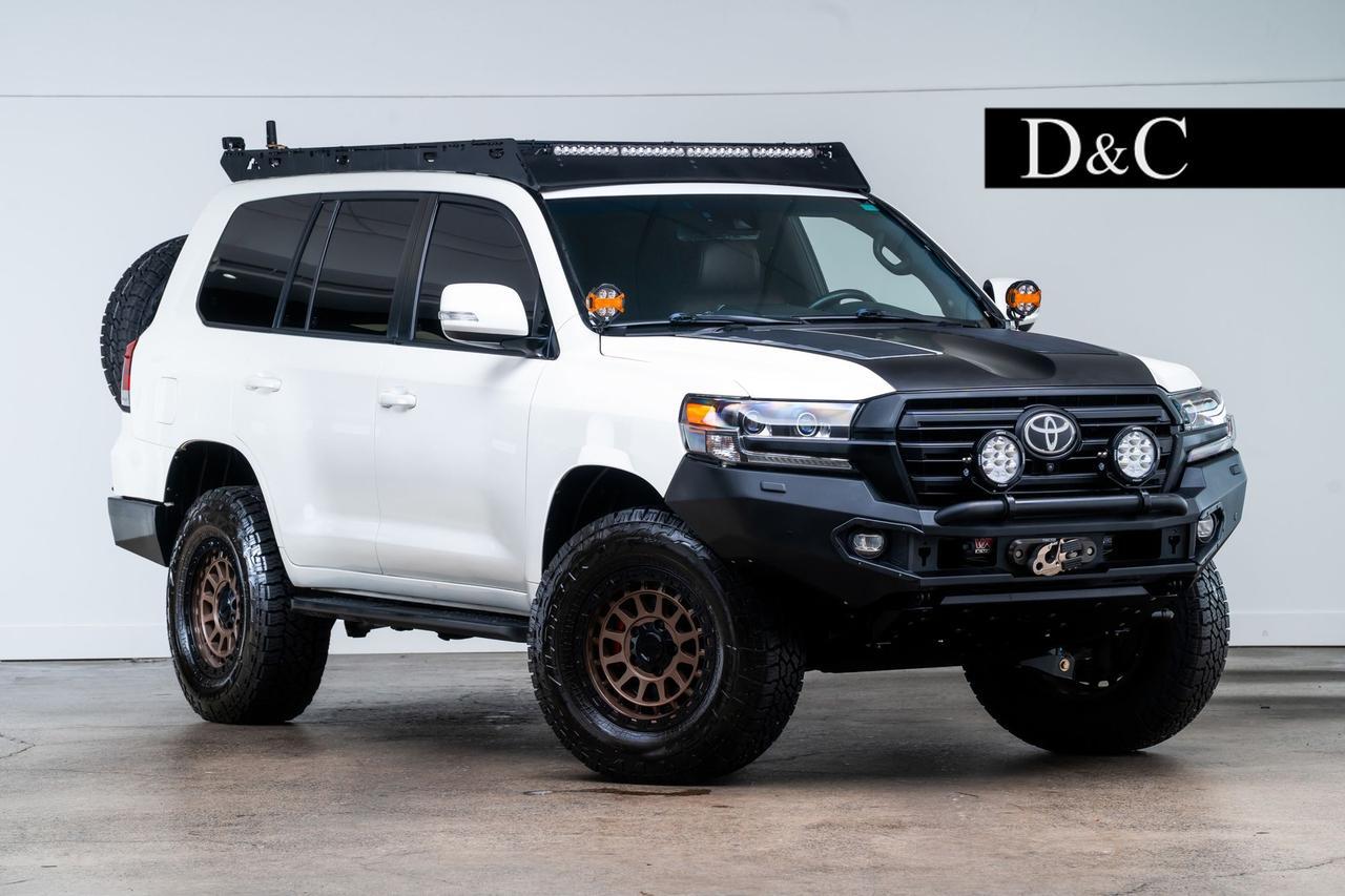 2017 Toyota Land Cruiser