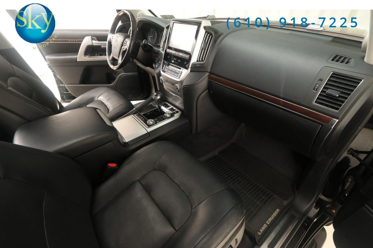 2017 Toyota Land Cruiser 4WD 8-PASSENGER West Chester PA