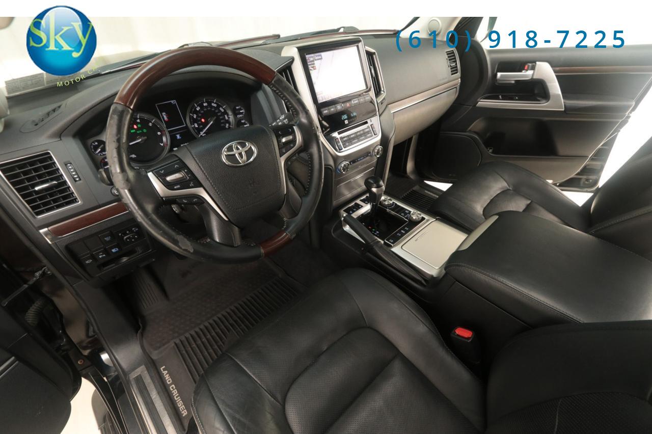 2017 Toyota Land Cruiser 4WD 8-PASSENGER West Chester PA