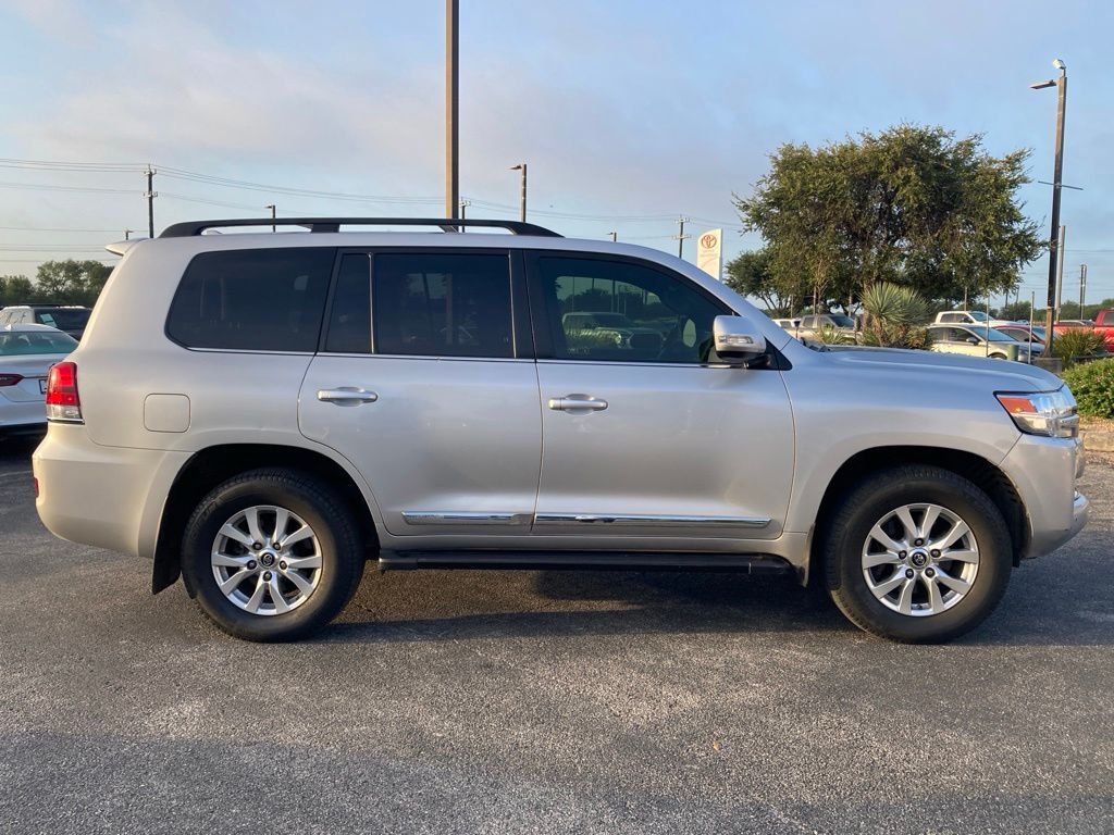 2017 Toyota Land Cruiser Base