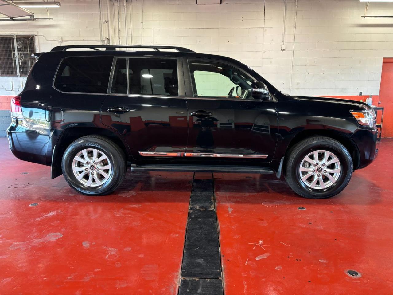 2017 Toyota Land Cruiser V8 Franklin OH