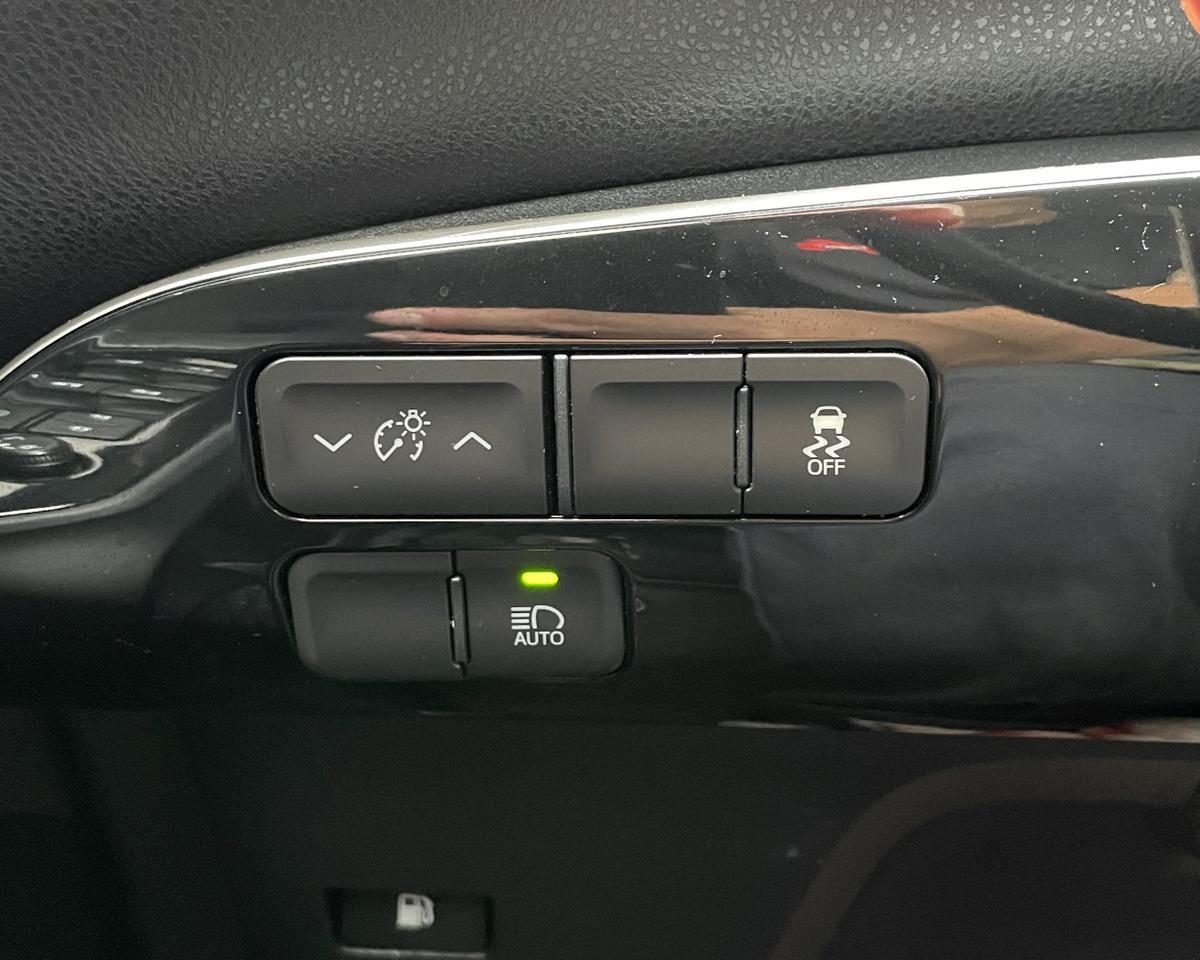 2017 Toyota Prius Three Touring Hatchback 4D Port Orchard WA