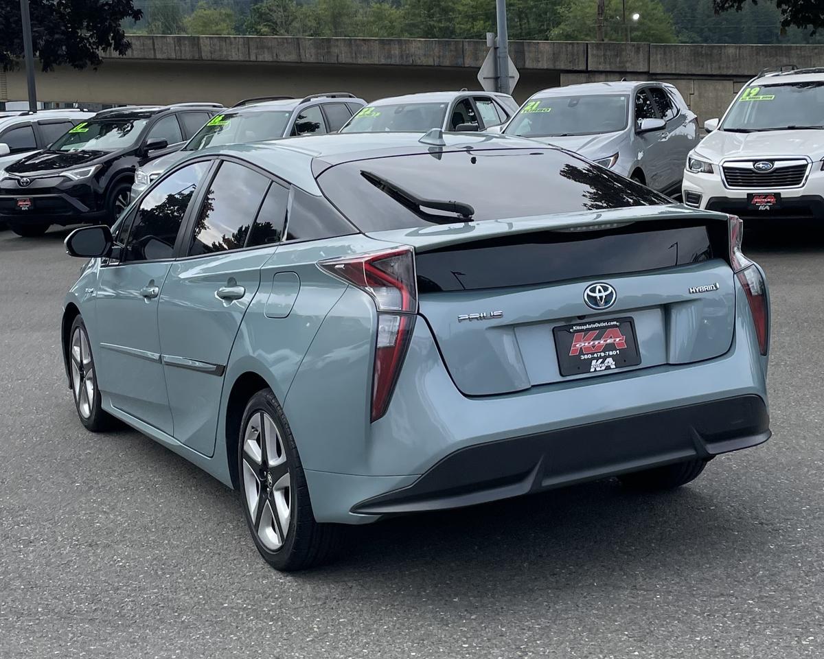 2017 Toyota Prius Three Touring Hatchback 4D Port Orchard WA