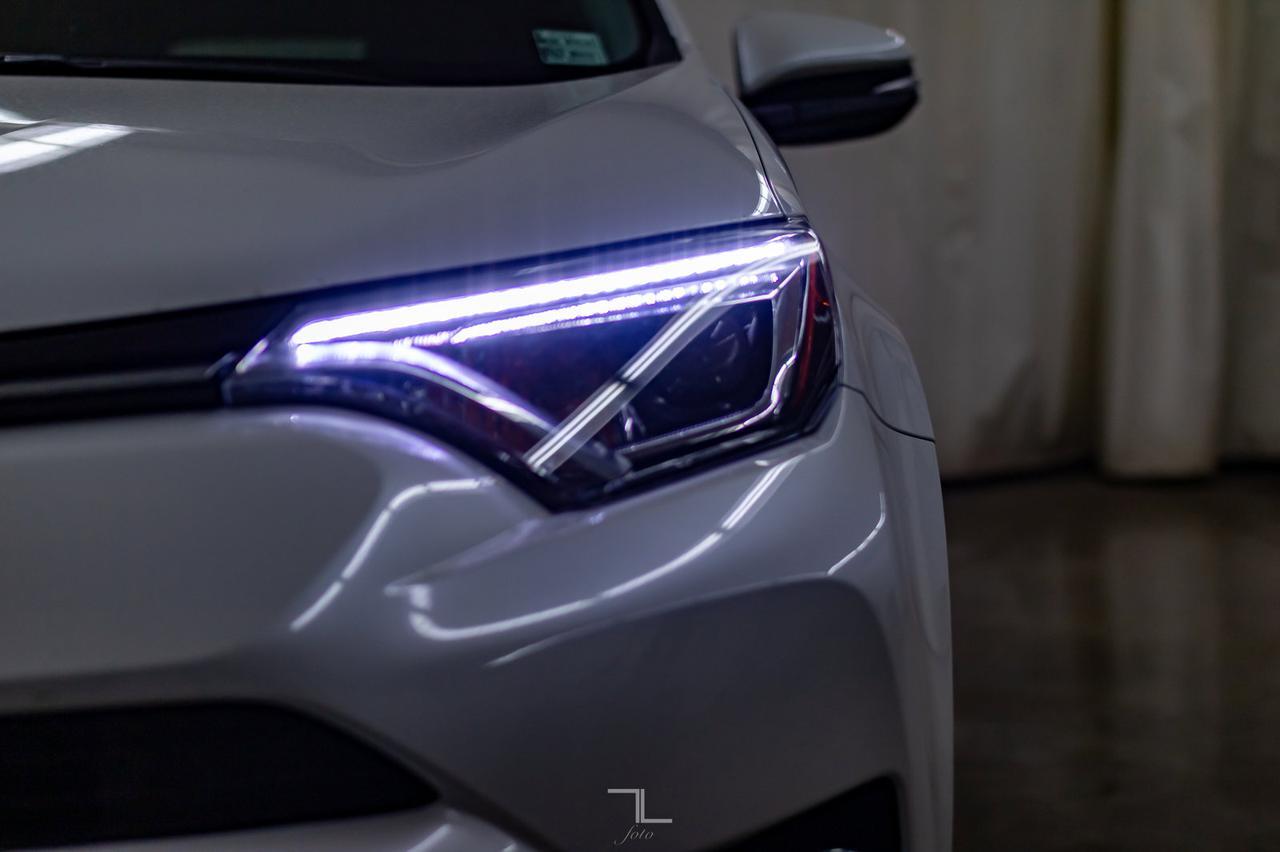 2017 Toyota RAV4 AWD Platinum Leather Roof Nav BCam Red Deer AB