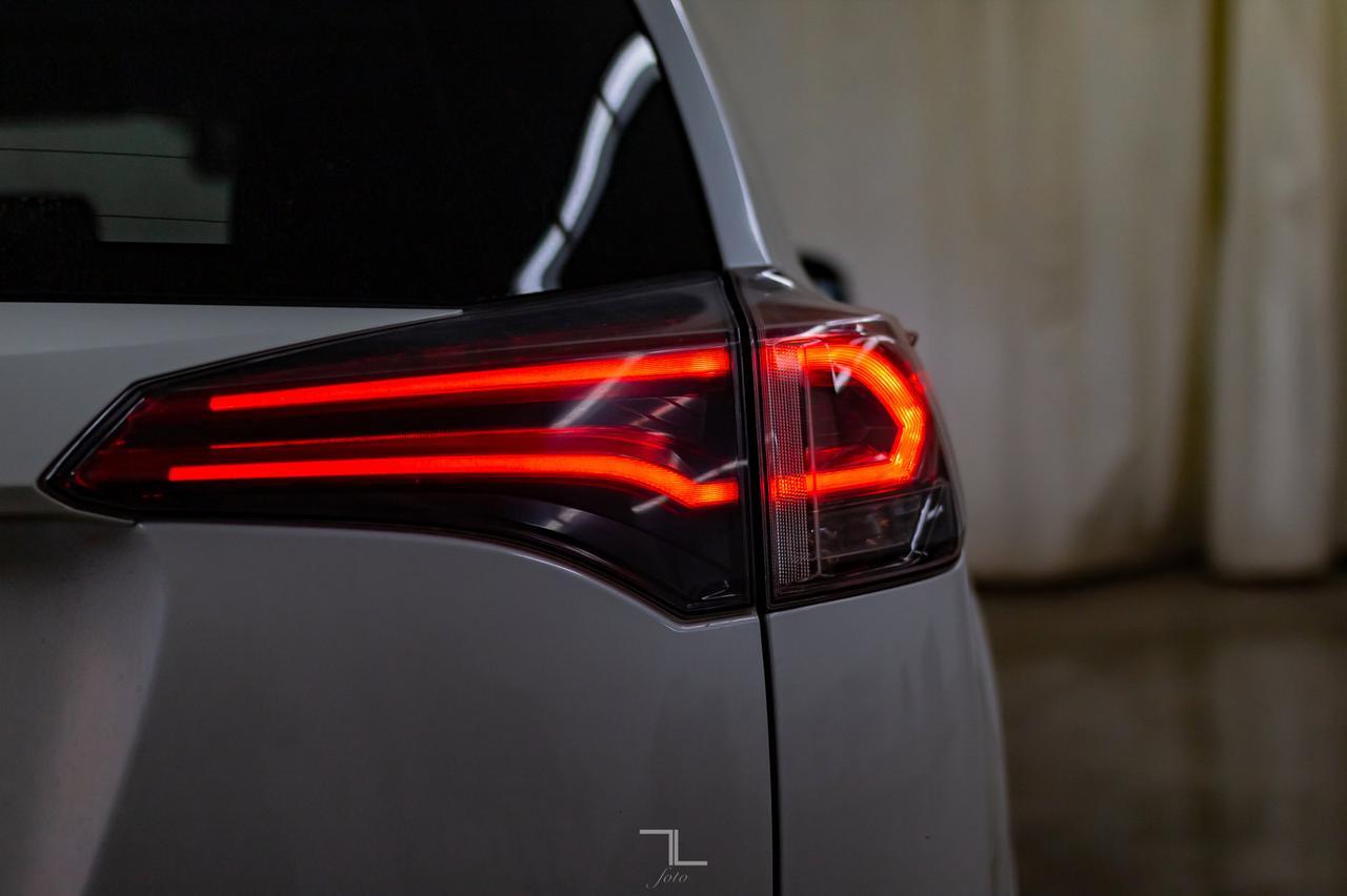 2017 Toyota RAV4 AWD Platinum Leather Roof Nav BCam Red Deer AB