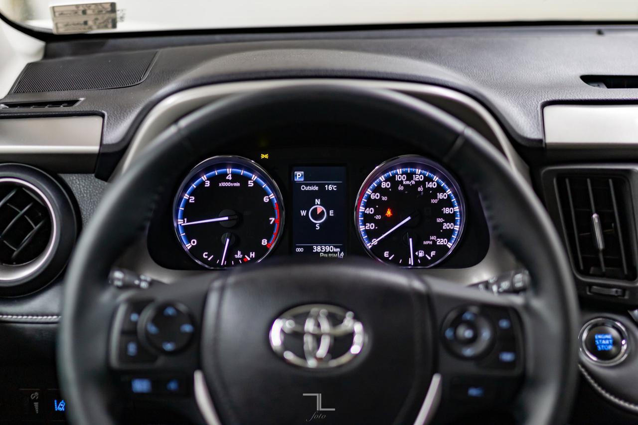 2017 Toyota RAV4 AWD Platinum Leather Roof Nav BCam Red Deer AB