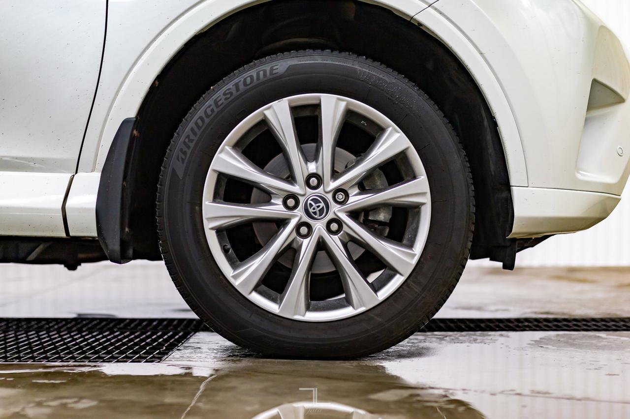 2017 Toyota RAV4 AWD Platinum Leather Roof Nav BCam Red Deer AB