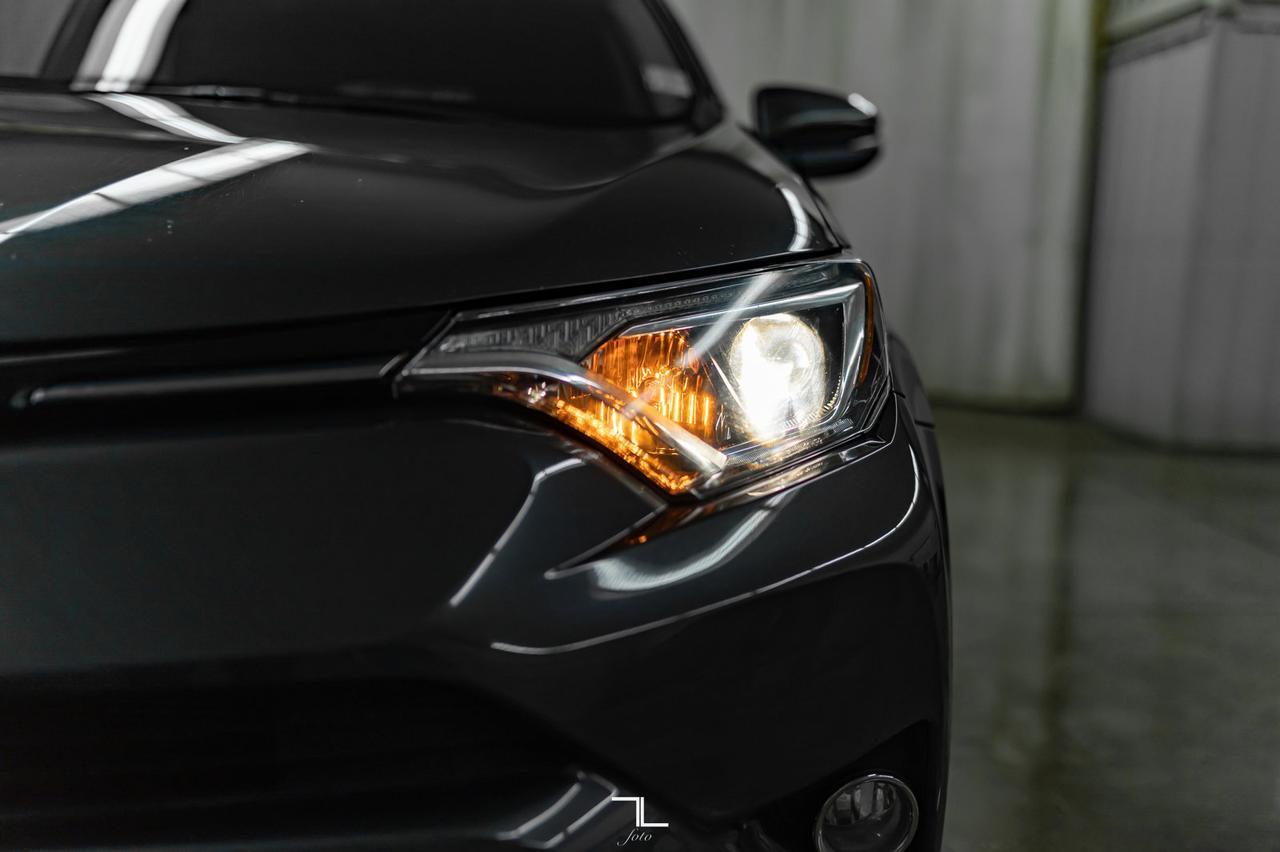 2017 Toyota RAV4 AWD XLE BCam Roof Hseats Red Deer AB