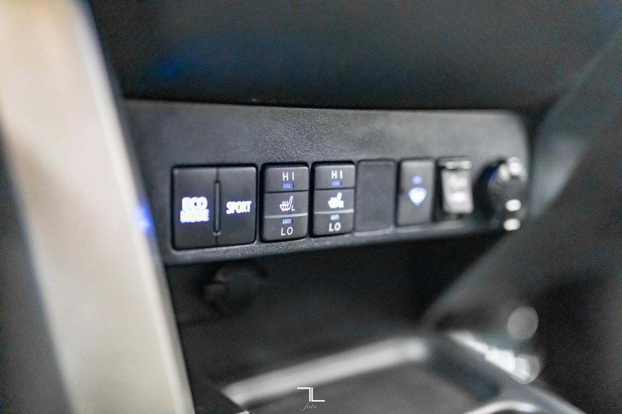 2017 Toyota RAV4 AWD XLE BCam Roof Hseats Red Deer AB