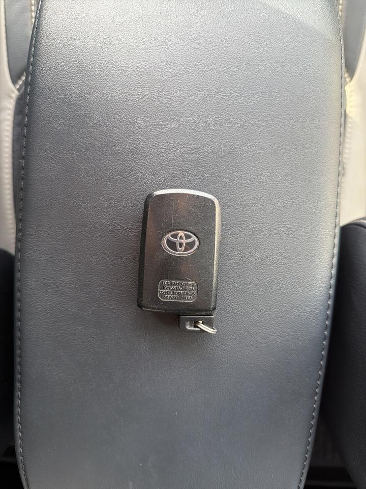 2017 Toyota RAV4 Hybrid Limited Bend OR