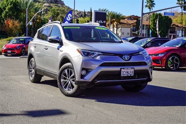 2017 Toyota RAV4 Hybrid XLE