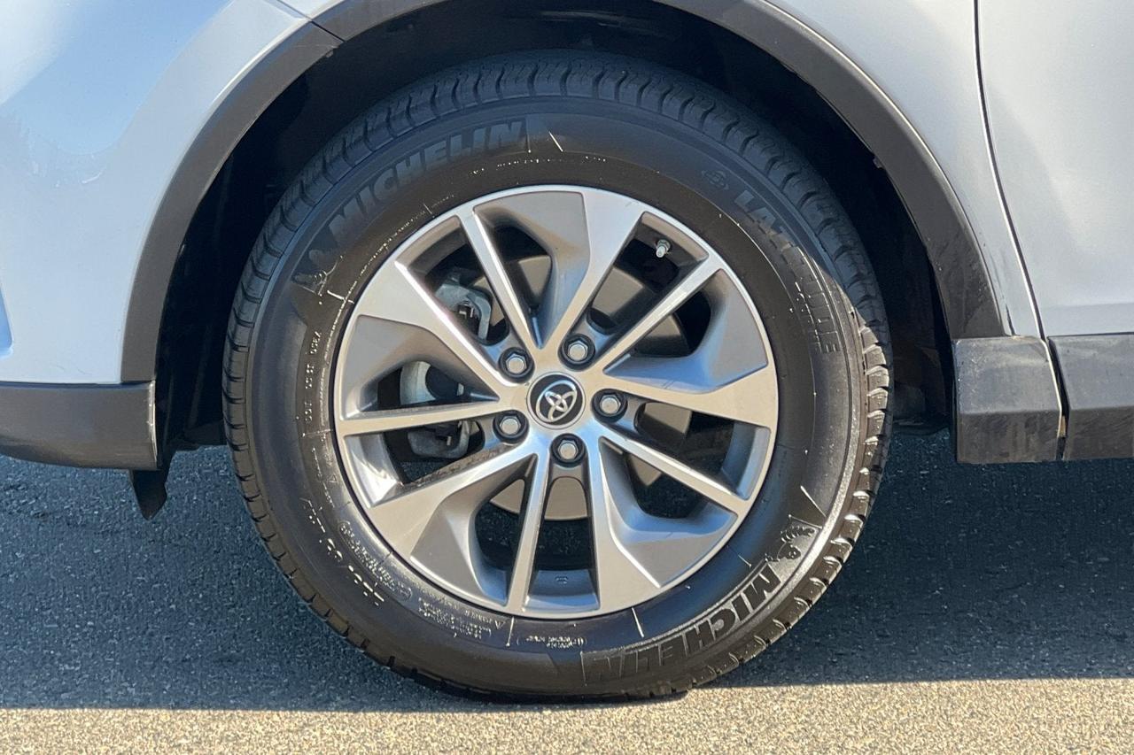 2017 Toyota RAV4 Hybrid XLE Roseville CA