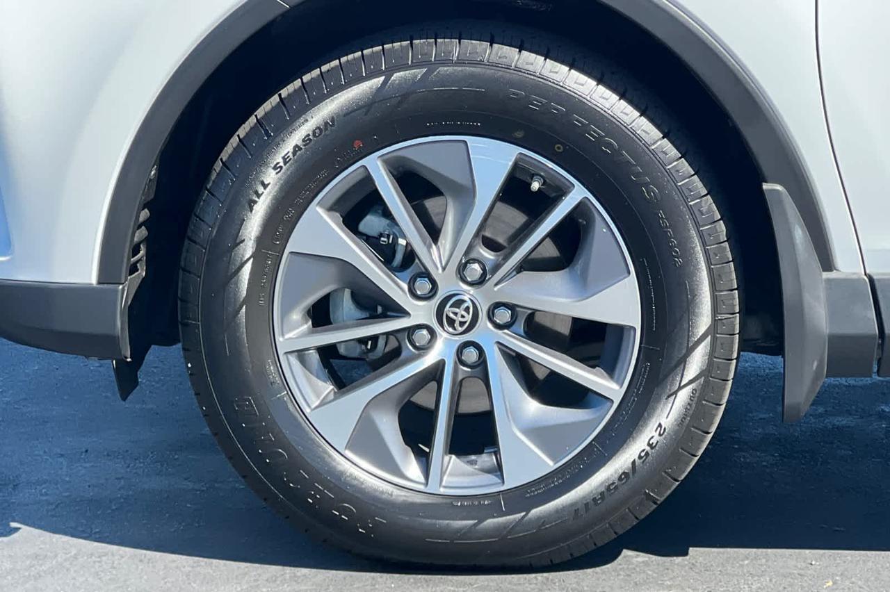 2017 Toyota RAV4 Hybrid XLE Roseville CA
