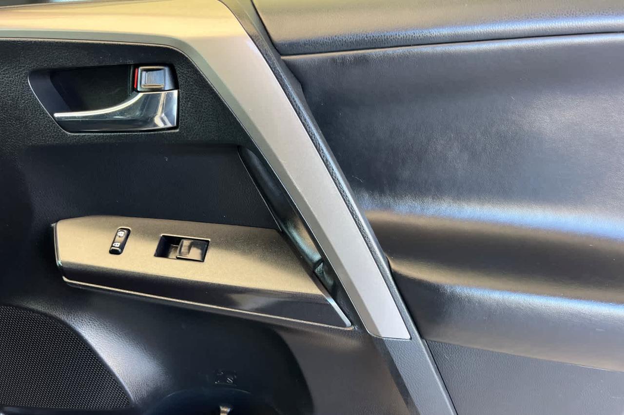 2017 Toyota RAV4 Hybrid XLE Roseville CA