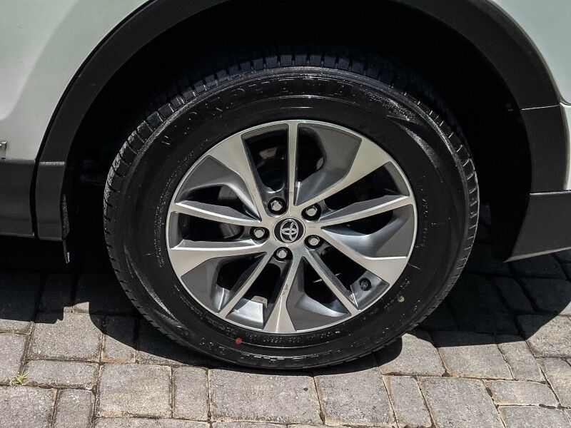 2017 Toyota RAV4 Hybrid XLE Wilmington NC