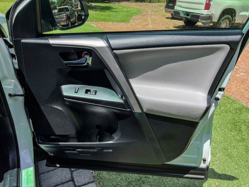 2017 Toyota RAV4 Hybrid XLE Wilmington NC