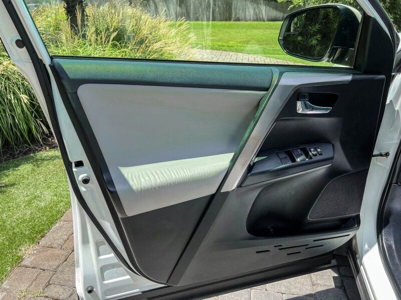 2017 Toyota RAV4 Hybrid XLE Wilmington NC