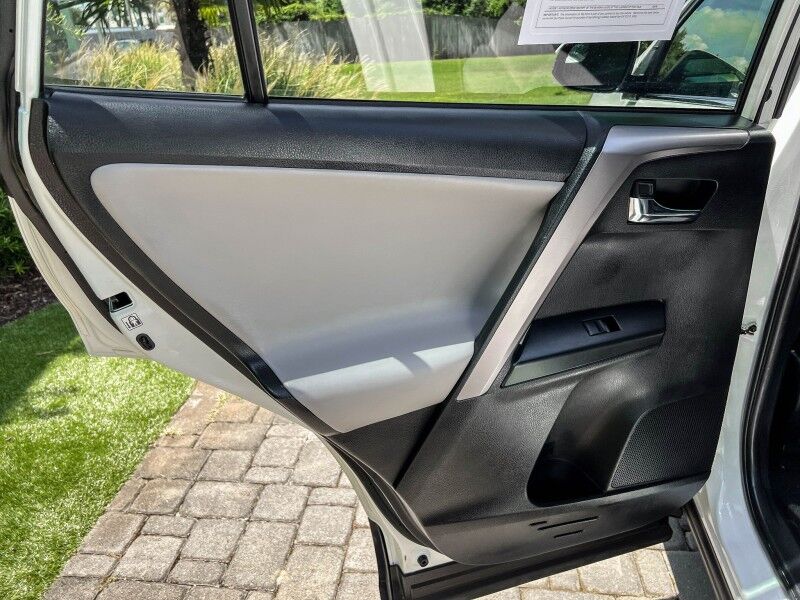 2017 Toyota RAV4 Hybrid XLE Wilmington NC
