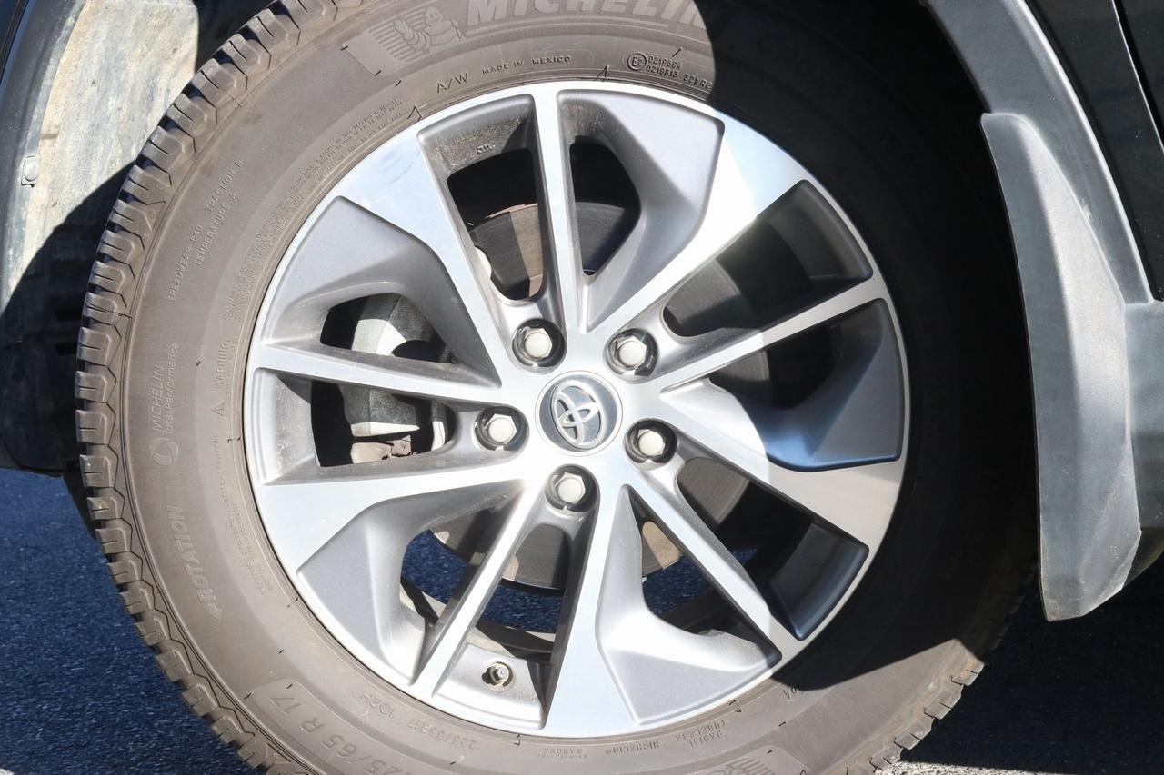 2017 Toyota RAV4 Hybrid XLE Fredericksburg VA