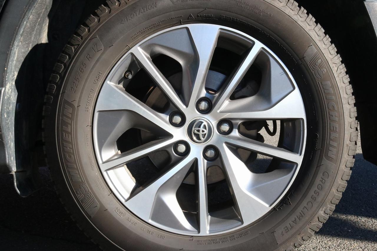 2017 Toyota RAV4 Hybrid XLE Fredericksburg VA