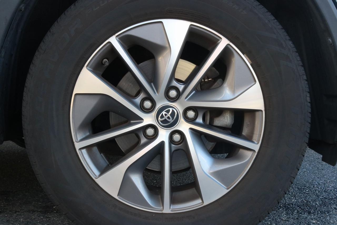 2017 Toyota RAV4 Hybrid XLE Fredericksburg VA