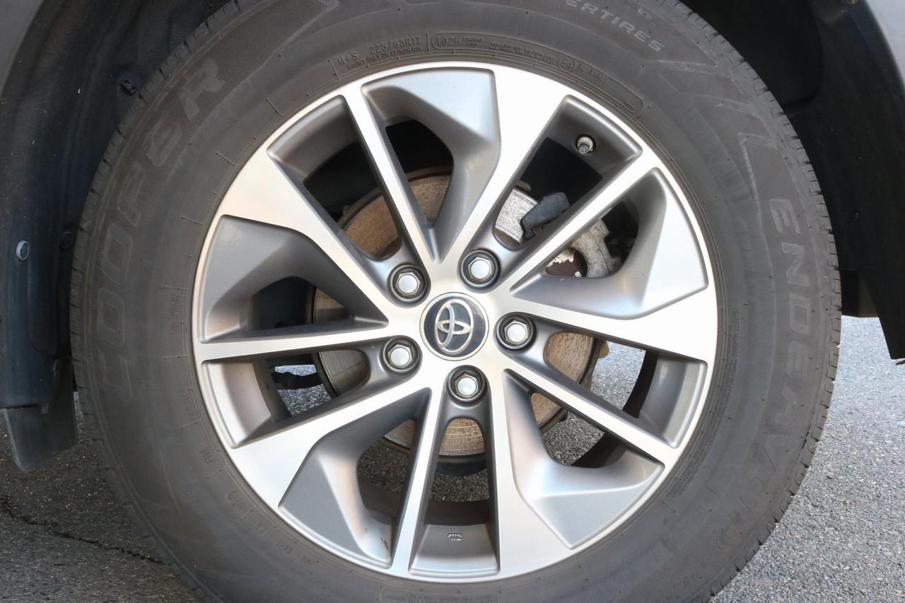 2017 Toyota RAV4 Hybrid XLE Fredericksburg VA