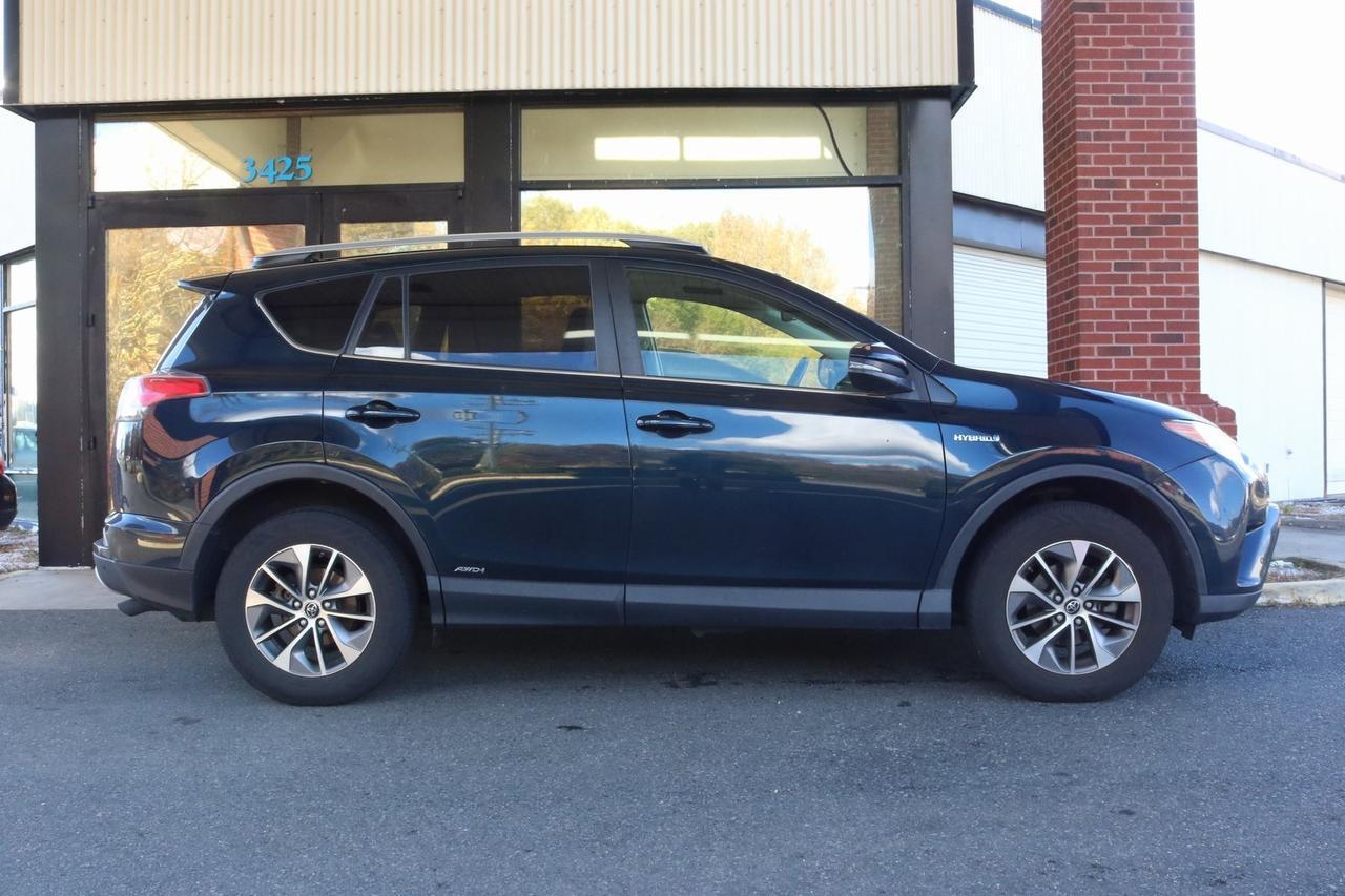 2017 Toyota RAV4 Hybrid XLE Fredericksburg VA