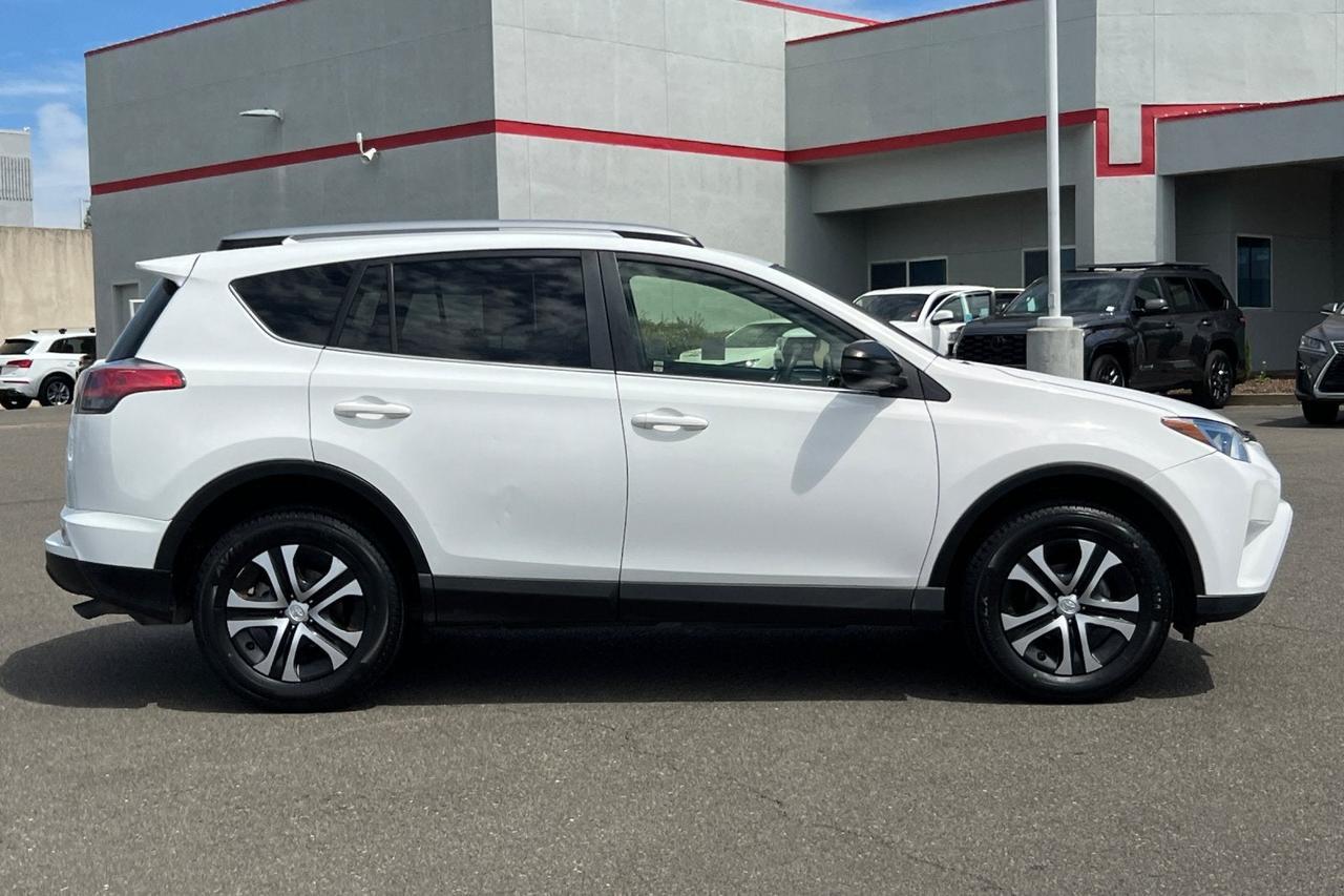 2017 Toyota RAV4 LE Roseville CA