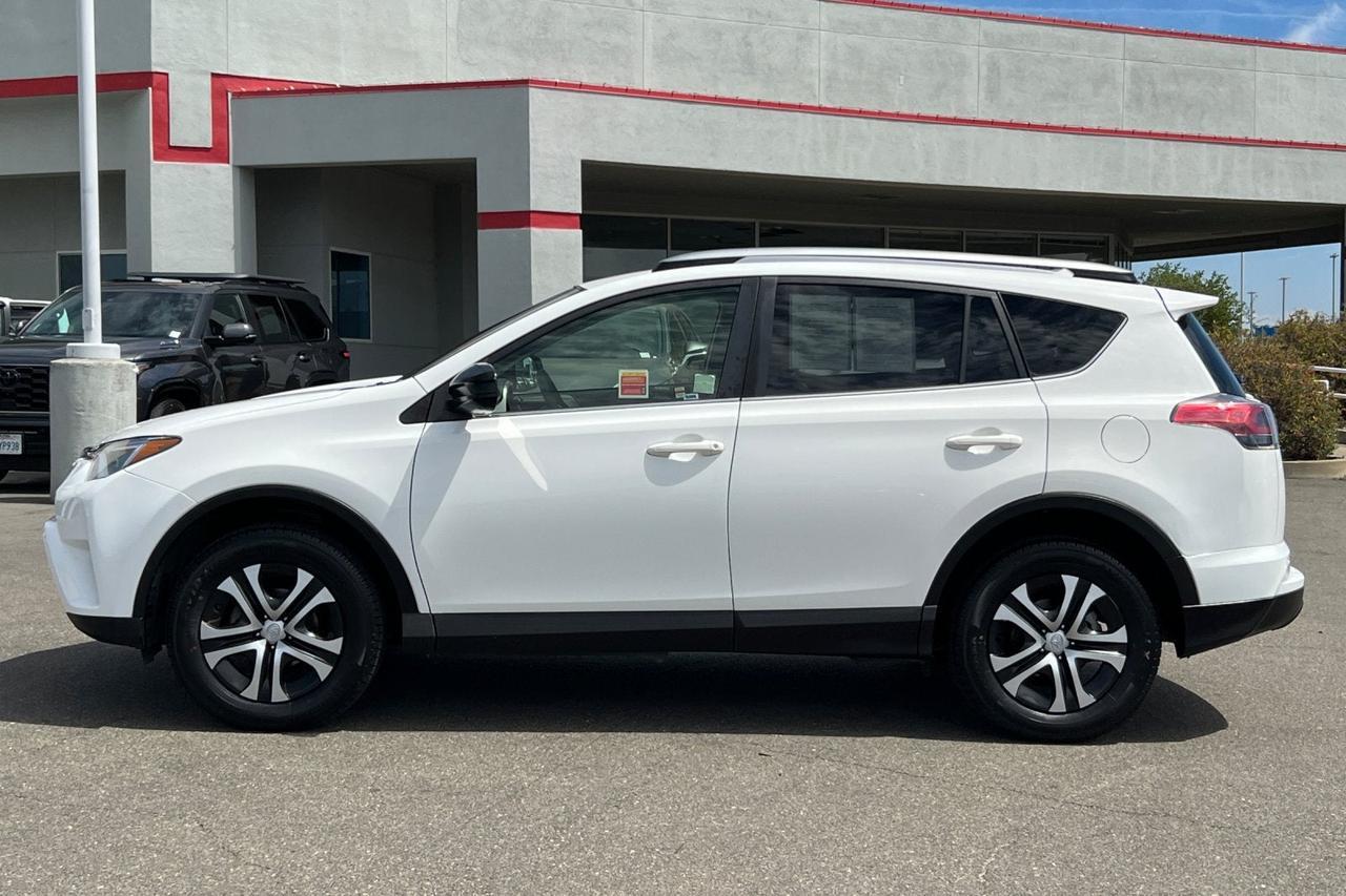 2017 Toyota RAV4 LE Roseville CA