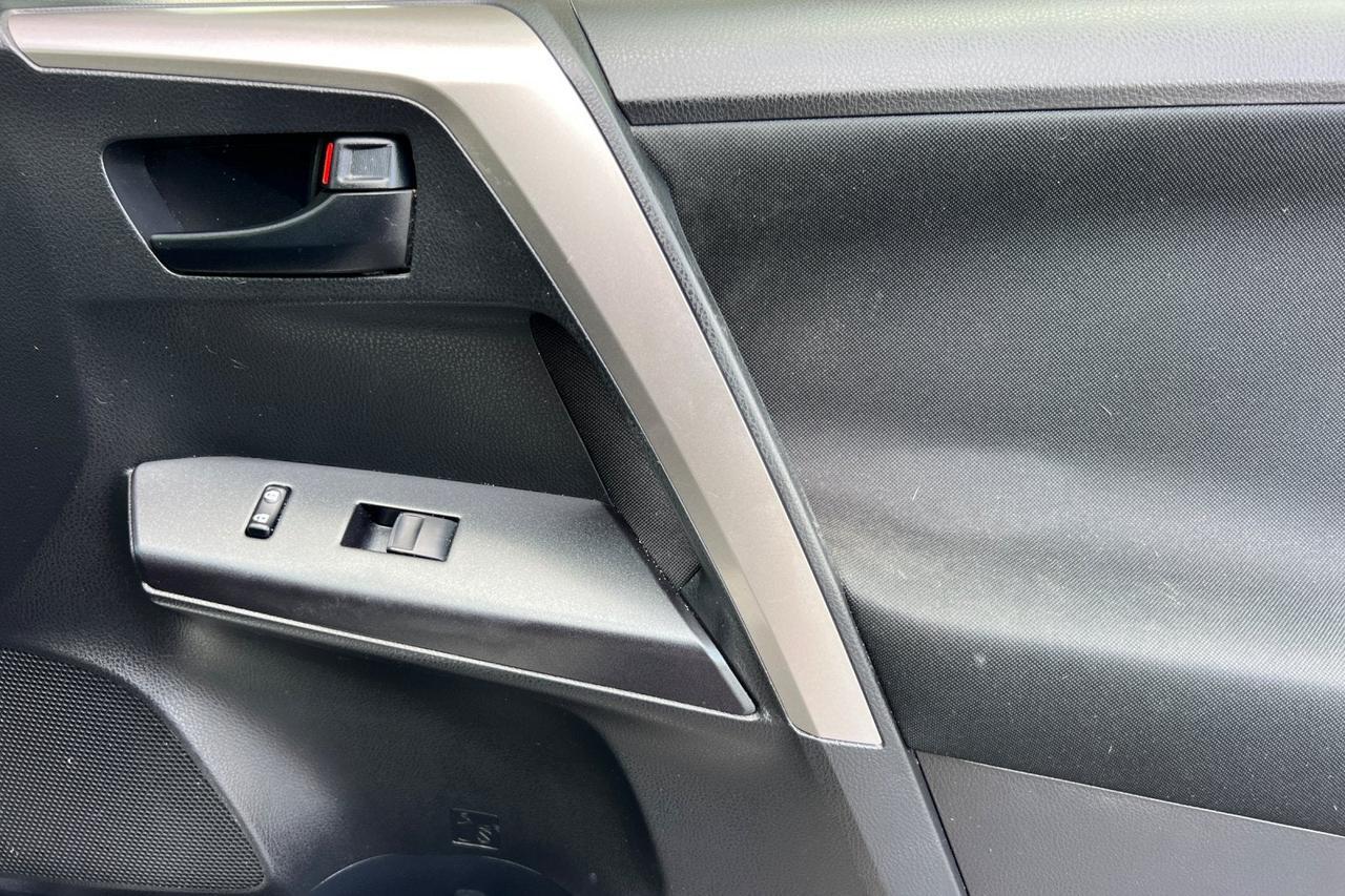 2017 Toyota RAV4 LE Roseville CA