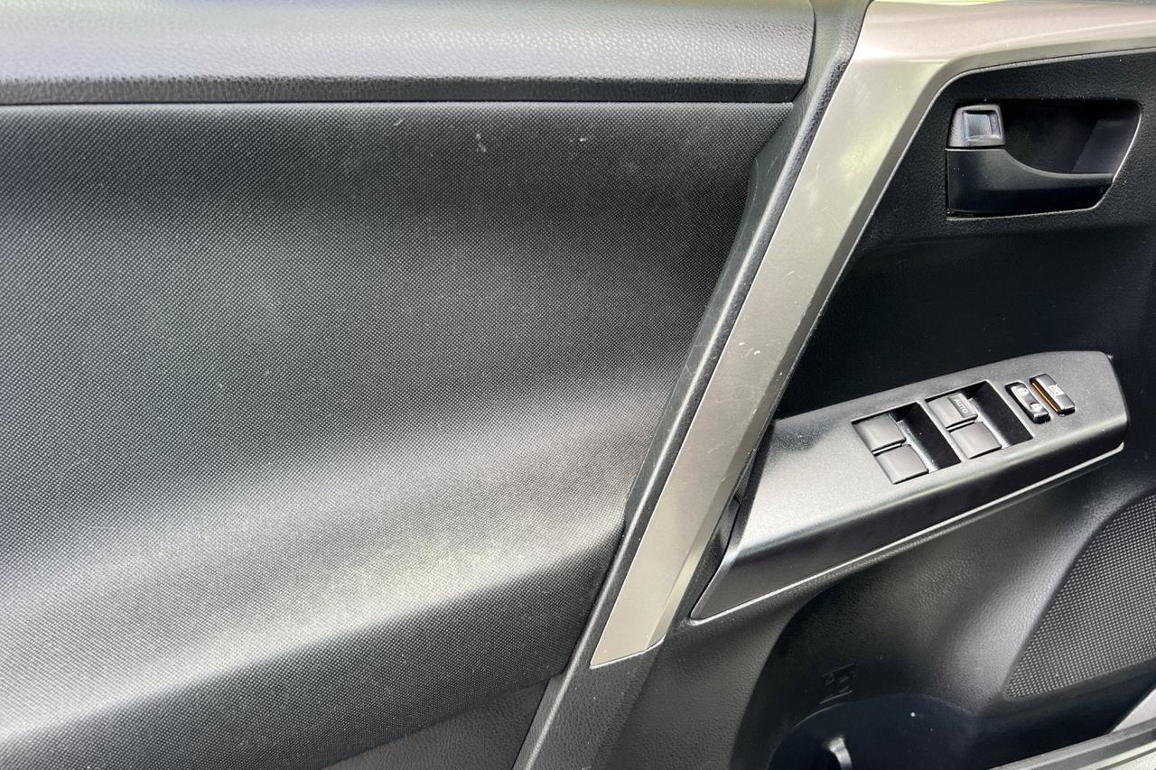 2017 Toyota RAV4 LE Roseville CA